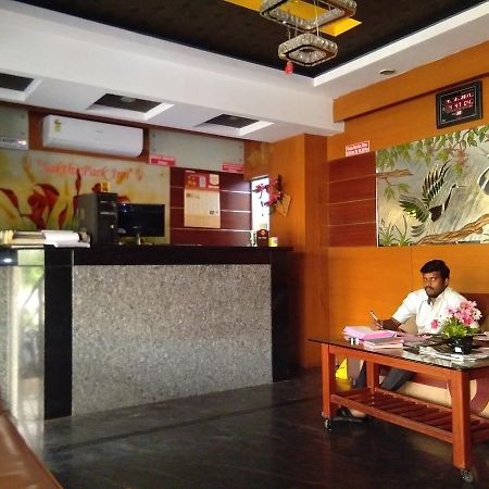 Sakthi Park Inn Ченнаи Экстерьер фото